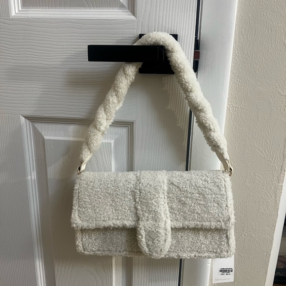 Moda Luxe Fergie Crossbody - Picture 2 of 7